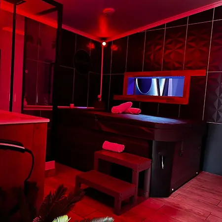 Loveroom L'1timiste Cds Yetişkin Oteli Neuilly-Plaisance
